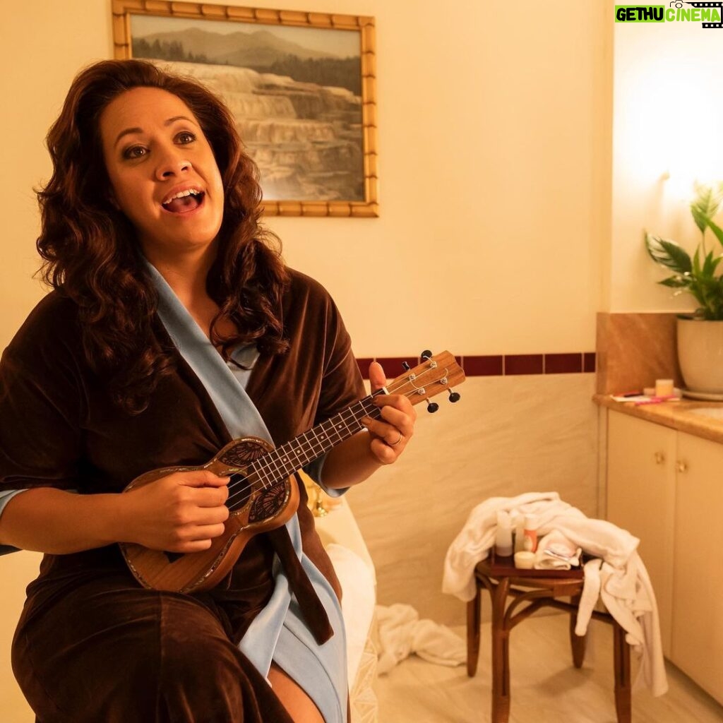 Stacey Leilua Instagram - The bathroom has the best acoustics 🤷🏽‍♀😂 #YoungRock Episode 9, #aladynamedstarsearch is streaming now 😉🙌🏽🌺🎶 @nbc @nbcyoungrock 📸: @mtsp.oz