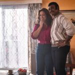 Stacey Leilua Instagram - “Ya Mama been singing Creedence for an hour!” 🤣🤣🤣 thank goodness for EVERYONE in the room that wasn’t true 🤪 this scene was a lot of fun 🥰🙌🏽🎶 The first season of #YoungRock is available to watch on @peacocktv get into it! @nbc @nbcyoungrock ❤️🌺💪🏽📺