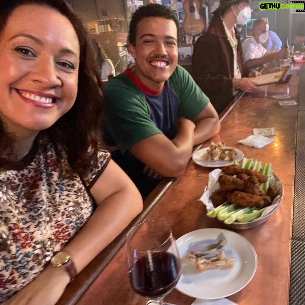 Stacey Leilua Instagram - It’s always a joy being around the wonderful @bradleyconstant (AKA my middle child 😂) and our Mother / Son honest conversation moments in #YoungRock are some of my fave scenes ❤ I hope you’ve caught up on the latest episode by now, “An Understanding”. It’s a goodie 🥰🙌🏽📺🌺 @nbc Nashville, Tennessee