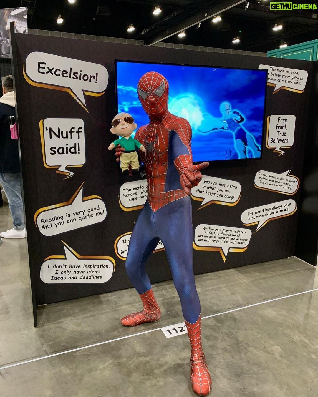 Stan Lee Instagram - Cosplayers 🤝 the Little Stan Lee plush Stop by booth 1127 at @comicconla today and tomorrow to snap a photo with the plush, sign our centennial message wall, make your own customized t-shirt and more! #StanLee100 #StanLee