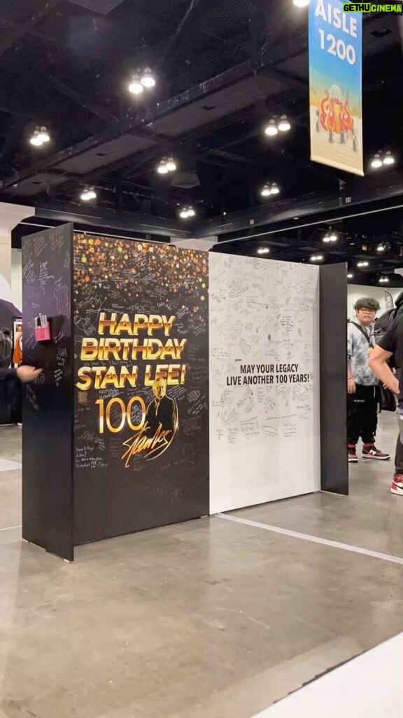 Stan Lee Instagram - Stan fans are quickly filling up our centennial message wall at LA Comic Con! What message would you leave? If you’re at the convention, come visit us at booth 1127 to sign the wall, check out our exclusive customized merch, and more! #StanLee100 #StanLee