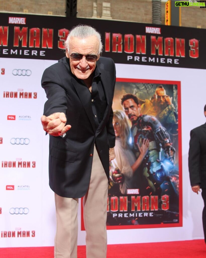 Stan Lee Instagram - “The person who helps others simply because it should or must be done, and because it is the right thing to do, is indeed without a doubt, a real superhero." - Stan Lee A classic Stan quote for #NationalDayofEncouragement. #StanLee