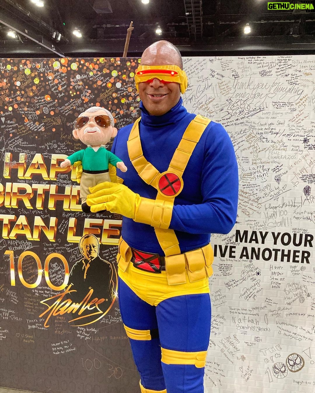Stan Lee Instagram - Cosplayers 🤝 the Little Stan Lee plush Stop by booth 1127 at @comicconla today and tomorrow to snap a photo with the plush, sign our centennial message wall, make your own customized t-shirt and more! #StanLee100 #StanLee