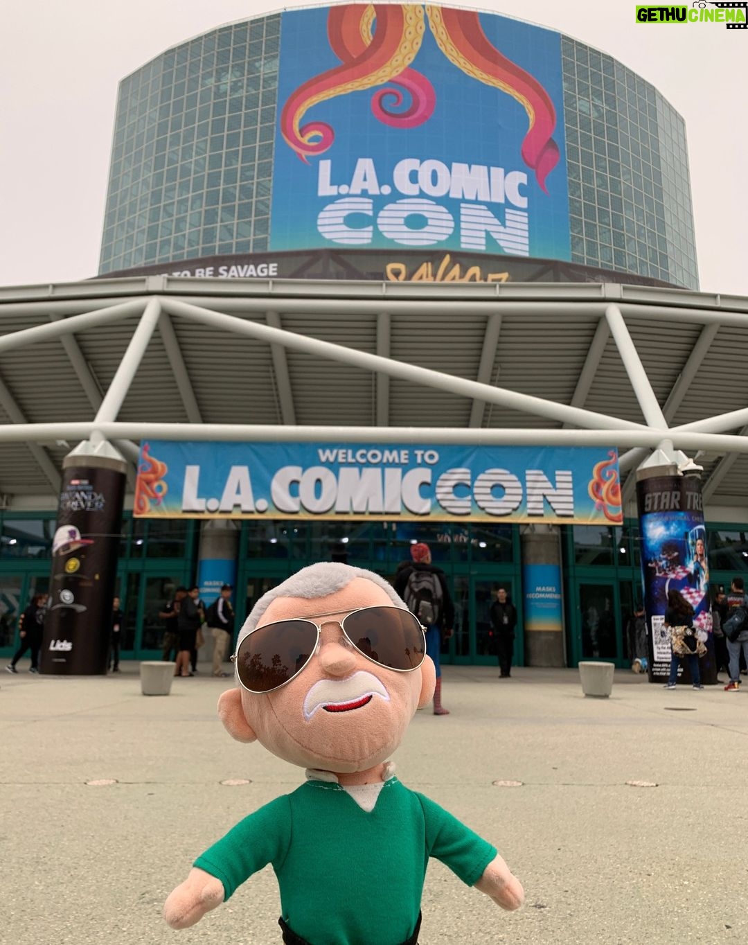 Stan Lee Instagram - Stan attended Los Angeles Comic Con for many years; at one point, the convention was even named after him! With the 100th anniversary of Stan's birth around the corner, the Stan Lee Universe team will be at LA Comic Con, booth 1127, through Sunday celebrating all things Stan. Stop by to sign our centennial message wall, snap a photo with Stan quotes, customize your own merchandise and more! Maybe you'll even get a photo with the Little Stan Lee plush. 😊 We hope to see you there! For fans who drop by the booth, please feel free to share your photos on social using the hashtag #StanLee100 and we'll re-post some throughout the weekend! #StanLee