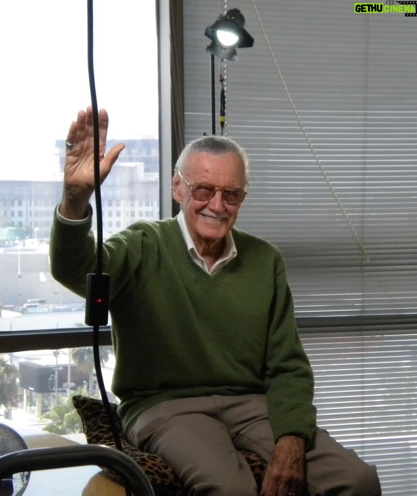 Stan Lee Instagram - Stan Lee: The ultimate boss This behind the scenes photo captures The Man taking a break from writing to record for Stan Lee’s Superhumans back in 2011. (And we imagine he was riffing the whole time!) #StanLee #NationalBossesDay