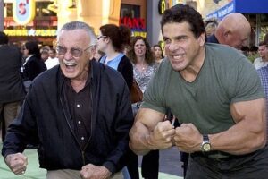 Stan Lee Instagram - 💪 Stan SMASH! #FlashbackFriday to Stan proving he was just as strong as his pal @theofficiallouferrigno, the original live action Green Goliath himself, at the premiere of The Hulk in 2003!
#StanLee