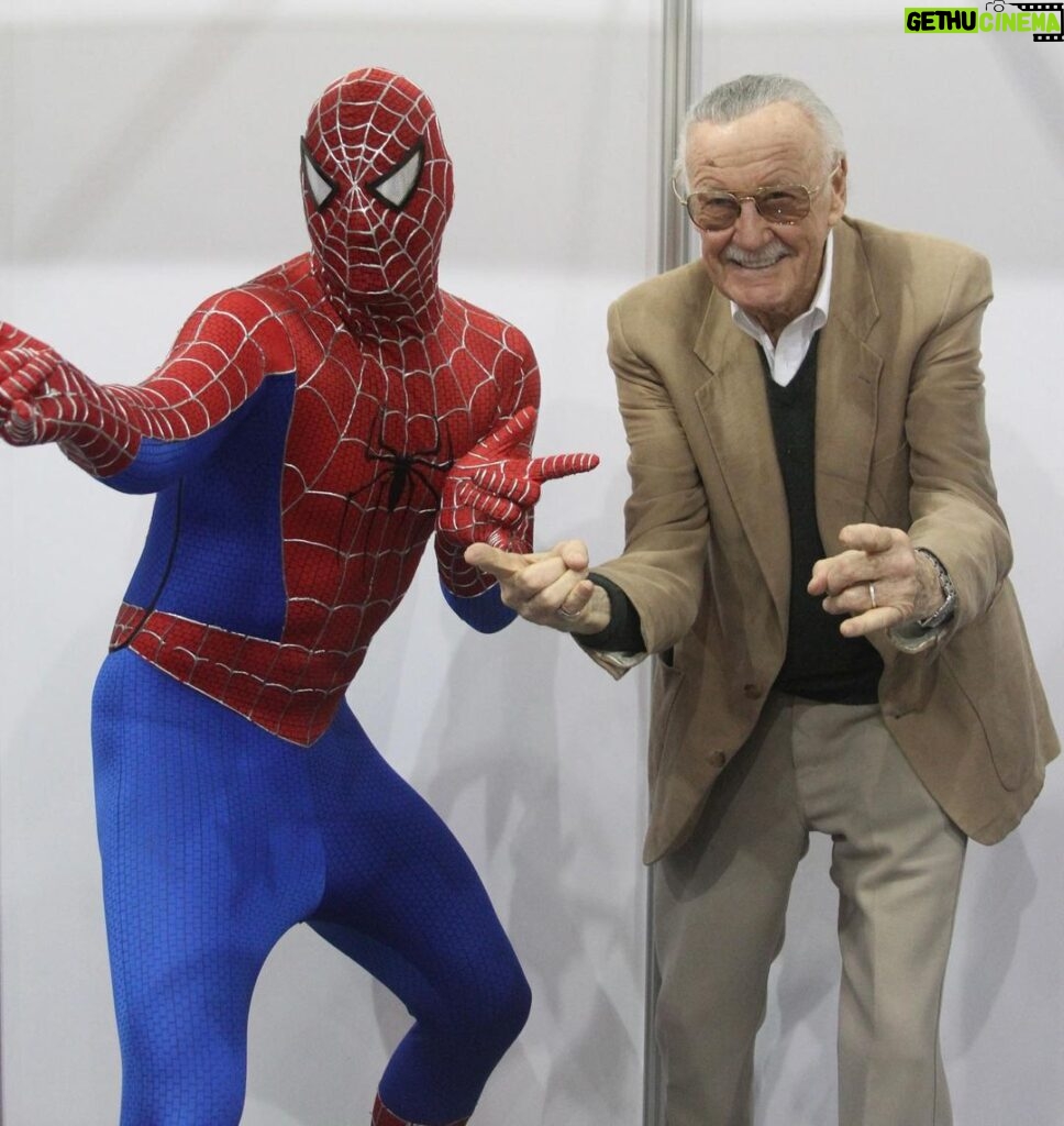 Stan Lee Instagram - The perfect duo: Stan and Spidey 🤩 #StanLee #FlashbackFriday
