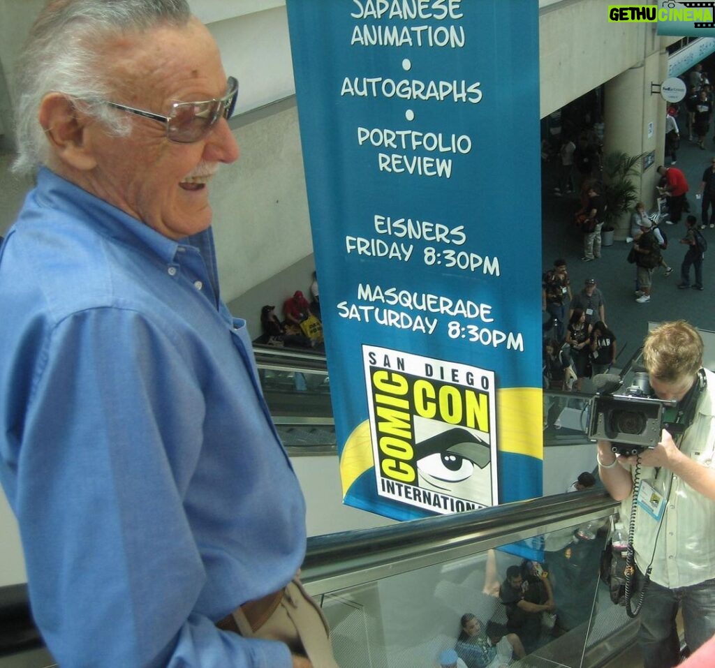 Stan Lee Instagram - From navigating big crowds and savoring calm moments to meeting fans and chatting with celebrities, Stan always looked forward to the experiences San Diego Comic Con would bring. In honor of #SDCC, swipe for photos of Stan in his element at the convention over the years. If you ever got the chance to see or meet Stan at a convention, please feel free to share your stories in the comments! #StanLee