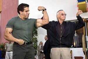 Stan Lee Instagram - 💪 Stan SMASH! #FlashbackFriday to Stan proving he was just as strong as his pal @theofficiallouferrigno, the original live action Green Goliath himself, at the premiere of The Hulk in 2003!
#StanLee