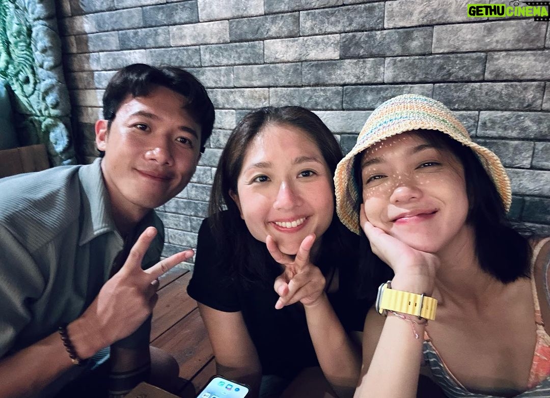 Stanley Yau Instagram - // #Leo 殺青了! 感恩遇到很好的劇組,有愛,好玩又專業🫶🏻 謝謝導演 @cheuk.cheung , 令我對戲劇又多了一點的體會。 用微細,存在的方法去表達,張力也許會更大! 謝謝最愛的對手們,你們都超級優秀👍快點再合作啦🤘🏻 @mswings @piopiolee 謝謝 @harrypotterball 無微不至的照顧,辛苦你了,努力減肥😂 謝謝大家,期待作品🫶🏻 #mirrorweare