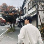 Stanley Yau Instagram - // 本身諗住拍吓紅葉，結果變咗枯葉😂 #mirrorweare