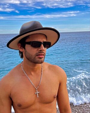 Stebin Ben Instagram - Alexa play Brown Munde 🌊