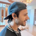 Stebin Ben Instagram - Moving smoothly anywhere with my new DEFY FuzionX Pro 🎧 With balanced bass and quick connectivity features, it makes me have fun throughout the day, wherever I go 🤘🏻😉 #DefyAllOdds