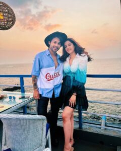 Stebin Ben Instagram - Last post and the last sunset of 2021 🔆 Heart is full, mind is at peace and soul is full of gratitude towards the universe for blessing me with the nicest people and all the positive energy this year!🌸 2022 - You are MY YEAR and I can feel that In my gut!! Can’t wait 🧿☺️ Purple Martini at Sunset Point, Goa