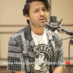 Stebin Ben Instagram - Halka Halka Suroor x Stebin Ben for you all ❤️ Music - @amoldangi Full Video on YouTube #halkahalkasuroor #stebinben #reels