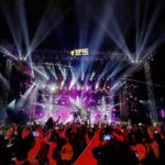 Stebin Ben Instagram - When Rula Ke Gaya Ishq went live in my voice for the Mumbai audience and for the first time ever 🔥 #rulakegayaishq #epicfamjam Jio World Garden