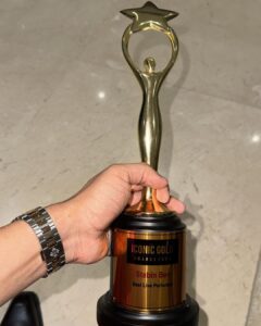 Stebin Ben Instagram - Thank you for this wonderful honour @iconicgoldaward for Best Live Performer 2024 🩷 Taj Lands End, Mumbai