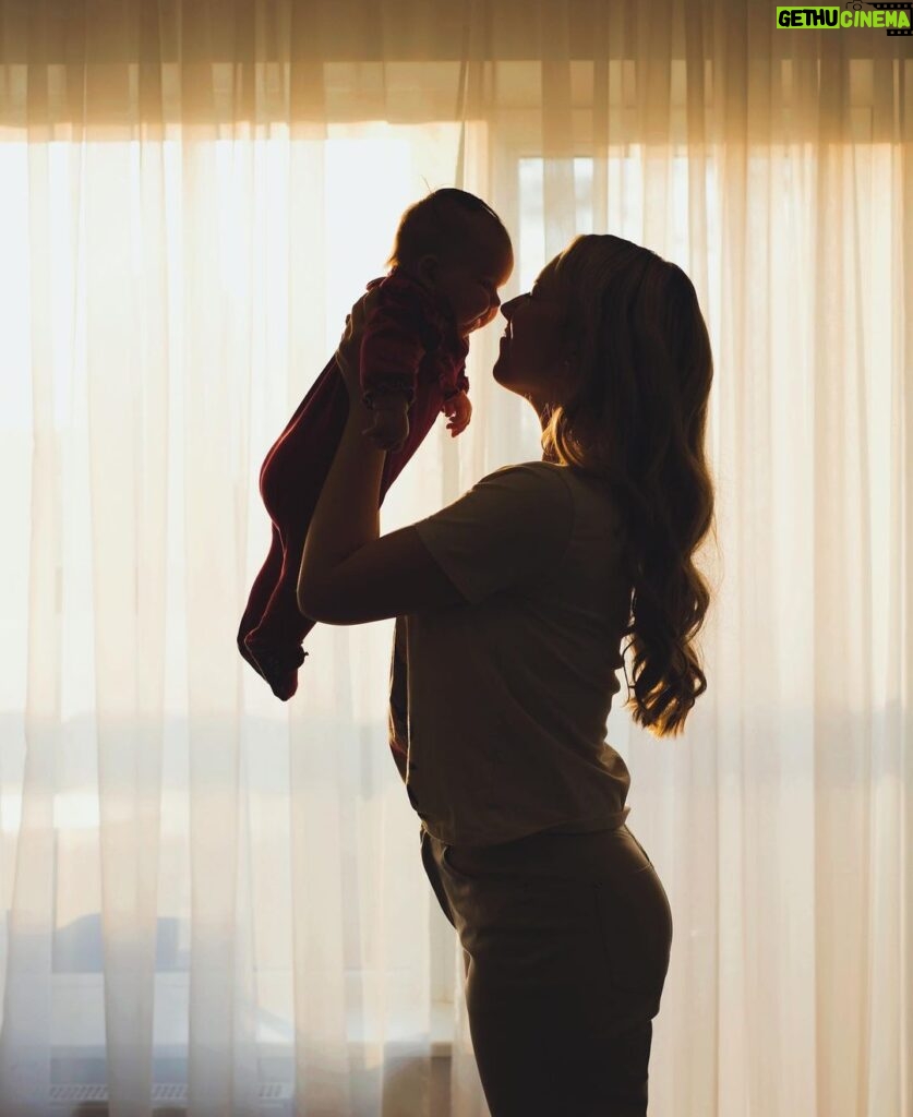 Stefan Airapetjan Instagram - Emad suudavad kõike! Aitäh, et nii armsa beebi tõid ilmale @victoriakoitsaar