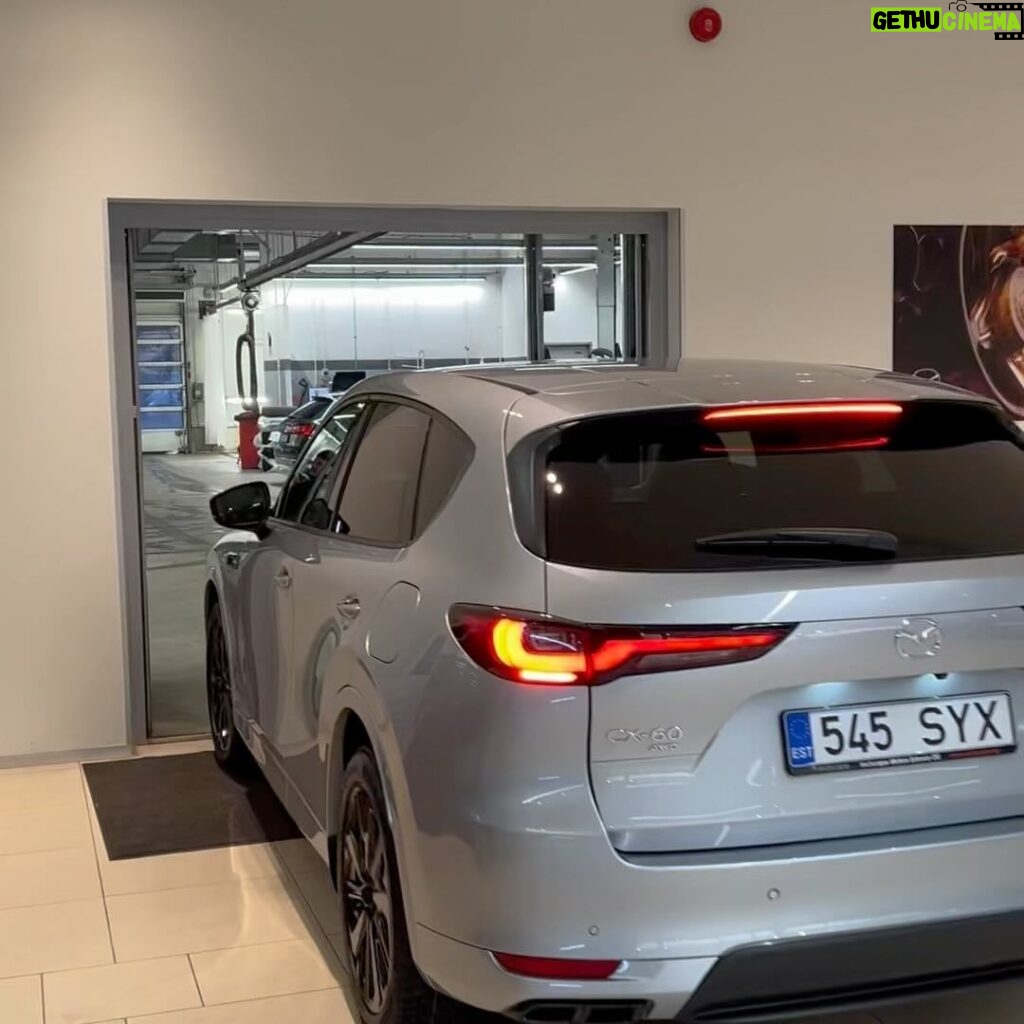 Stefan Airapetjan Instagram - Uus aasta, uus auto! 🚔 #inchcape #mazda #koostöö Inchcape Motors Estonia