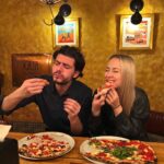 Stefan Airapetjan Instagram - Üllatuste rohkeid ja rõõmu täis jõule Teile kõigile. Olge lähedastega ja olge hoitud ❤️ musid kallid 🎈 Kaja Pizza Köök