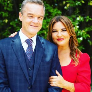 Stefan Dennis Instagram - Uh oh, my on-screen wife just saw that last post and objected to the fact that I haven’t posted one of the two of us, ever. Jealous, methinks. 😂😂😂😂😂. So here ‘tis.  Awww.