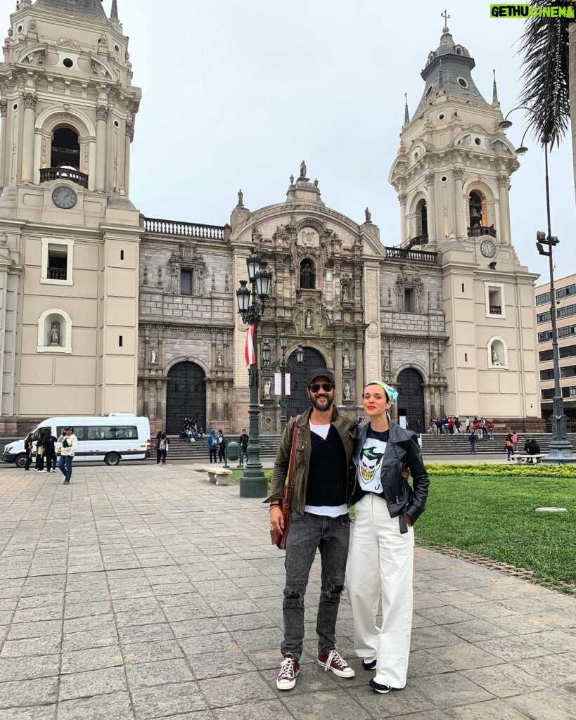 Stefan Kapičić Instagram - Bienvenido a Perú!!! Winter I missed you, especially in summer time... #peru #lima #comicconlima #ivanahorvat #stefankapicic #deadpool #marvel #colossus #southamerica Lima, Peru