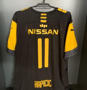 Stefan Kapičić Instagram - It's such a pleasure that I had an honor to become a celebrity member of a legendary Club Atlético Peñarol and get a jersey with my name. Thank you Peñarlol , Montevideo & amazingly beautiful Uruguay. 
#clubatleticopeñarol #stefankapicic #colossus #deadpool #football #soccer #uruguay #comicconuruguay #modernwarfare #callofduty #lovedeathandrobots #bettercallsaul #Montevideo #Uruguay