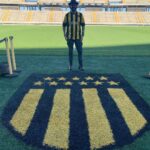 Stefan Kapičić Instagram - It's such a pleasure that I had an honor to become a celebrity member of a legendary Club Atlético Peñarol and get a jersey with my name. Thank you Peñarlol , Montevideo & amazingly beautiful Uruguay. #clubatleticopeñarol #stefankapicic #colossus #deadpool #football #soccer #uruguay #comicconuruguay #modernwarfare #callofduty #lovedeathandrobots #bettercallsaul #Montevideo #Uruguay Montevideo, Uruguay
