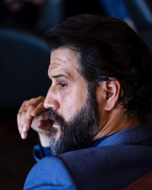 Stefan Kapičić Instagram - Plavi 

#Juznivetar #nagranici #stefankapicic #drugplavi @nemanja.miscevic 📷 @juznivetarfilm @awramovsky
