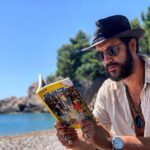Stefan Kapičić Instagram - Lepota poroka... @veselicetvrtak #ambiszla #zlatnaserija #dilandog #dylandog #nigdebezstripa #lepotaporoka #martimisterija #martinmystere #sergiobonellieditore #comics #childhood Aman Resorts Sveti Stefan