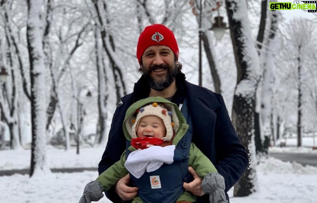 Stefan Kapičić Instagram - First snow ❄️☃️⛄️☁️🤍 📸: @ivanahorvatkapicic Kalemegdan