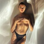 Stella Maxwell Instagram - Au Naturel