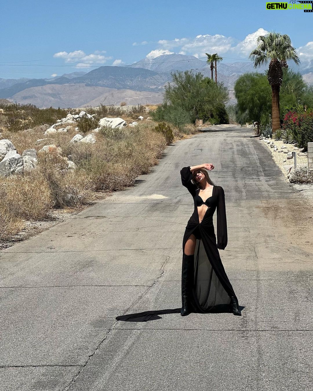 Stella Maxwell Instagram - Desert Sun 🖤 Palm Springs CA