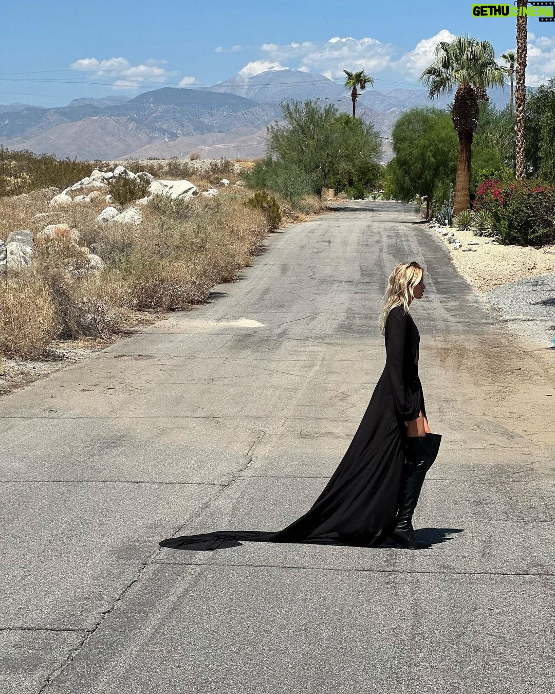 Stella Maxwell Instagram - Desert Sun 🖤 Palm Springs CA