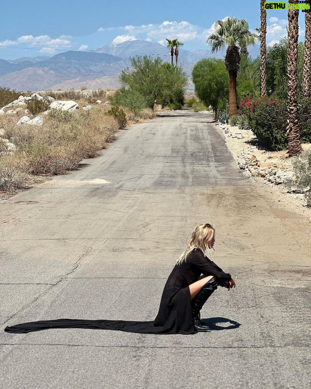 Stella Maxwell Instagram - Desert Sun 🖤 Palm Springs CA