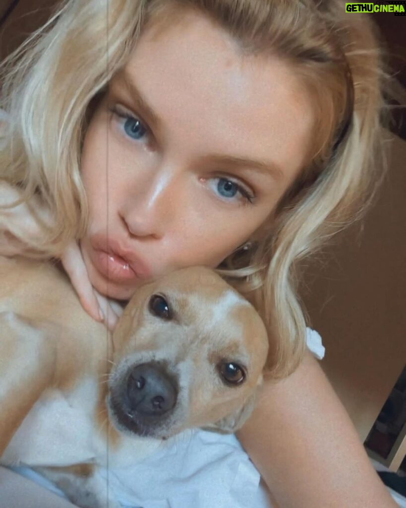 Stella Maxwell Instagram - Here and there