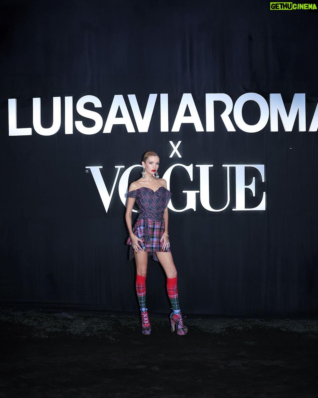 Stella Maxwell Instagram - Grazie and congratulations @luisaviaroma @britishvogue and love @edward_enninful ❤️ Wearing queen @viviennewestwood ❤️👑 Styled by @denagia makeup by @patmcgrathreal hair by @sammcknight1 cast by ❤️ @piergiorgio @samuel_ellis @giuliamassullo