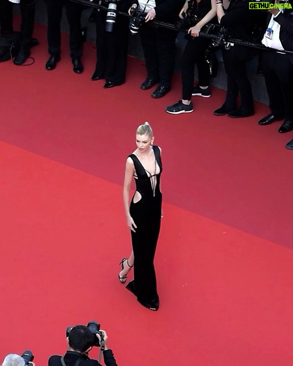 Stella Maxwell Instagram - 🖤 @gennyofficial @bulgari @renecaovilla @nimasamieeph #genny #the_morecreative @gildakoralflora Cannes, France