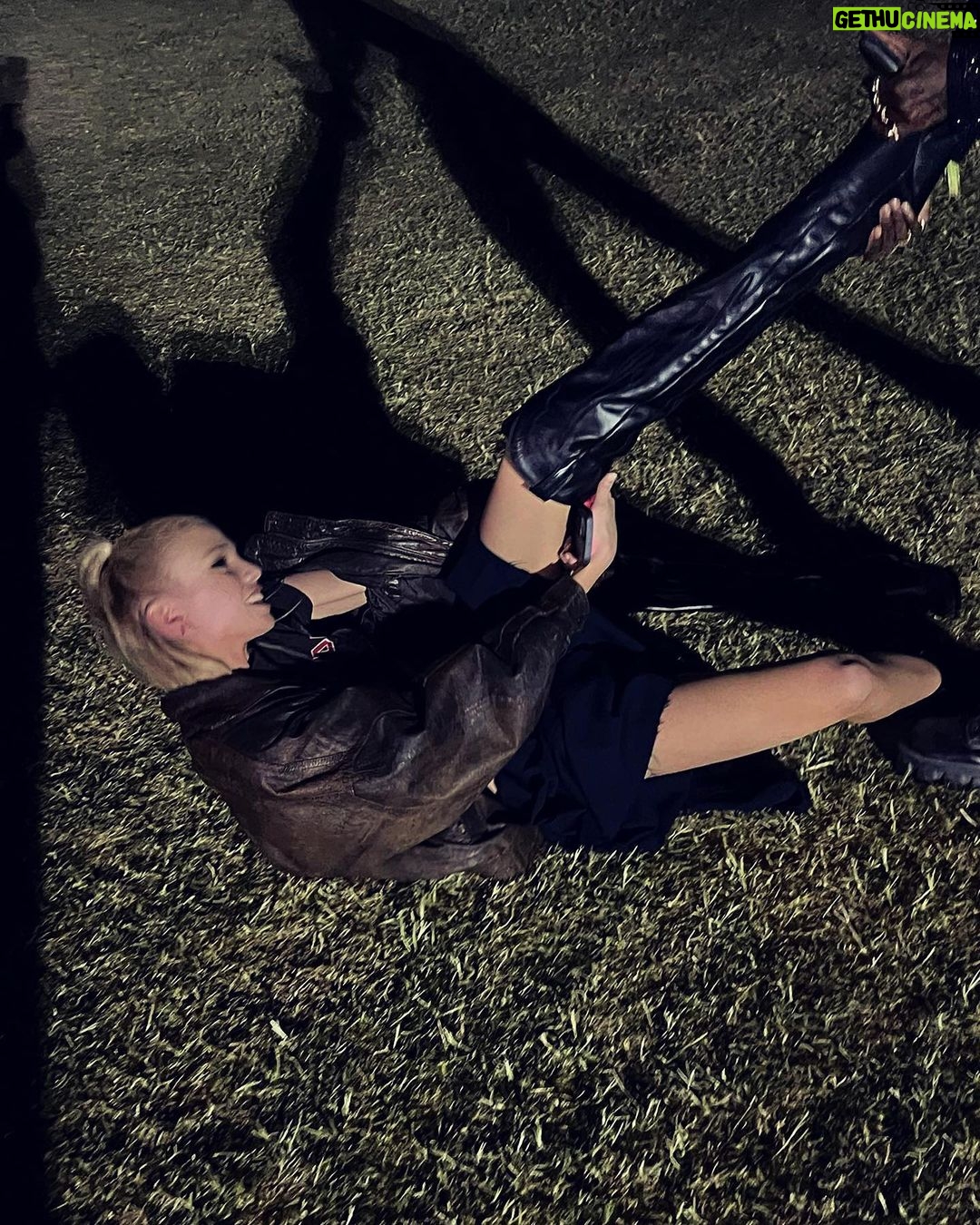 Stella Maxwell Instagram - Swollen feet 😂🖤 Coachella Music Festival