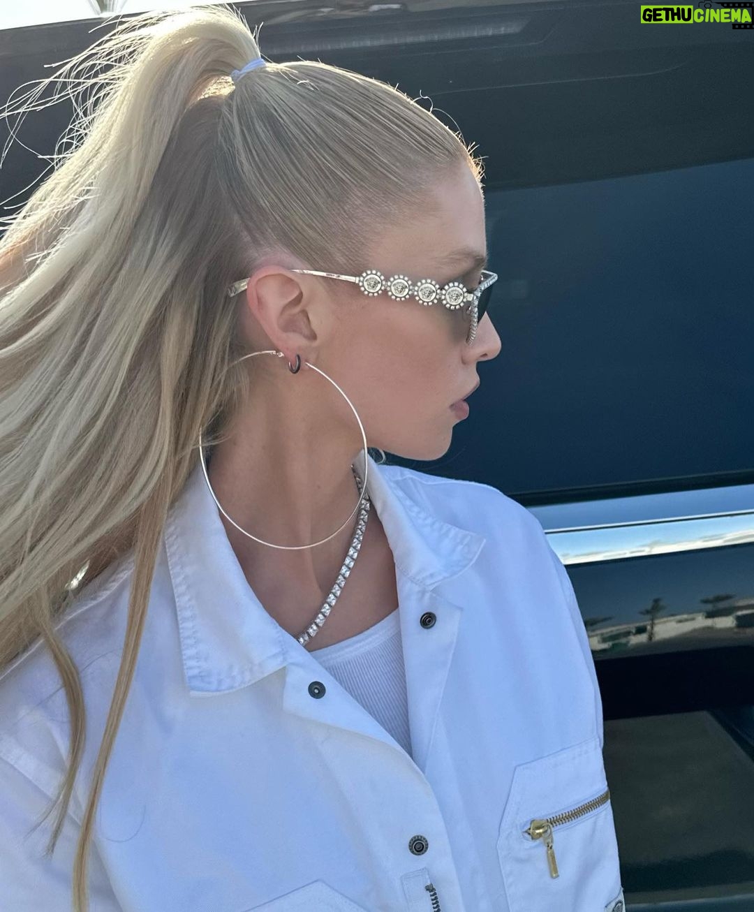 Stella Maxwell Instagram - Knock knock knockin on heavens door #losangeles