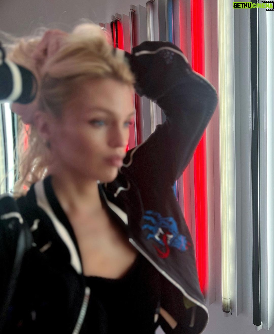 Stella Maxwell Instagram - Night at the museum
