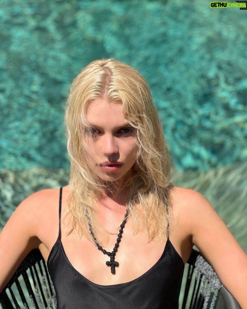 Stella Maxwell Instagram - Splash