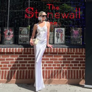 Stella Maxwell Instagram - Celebrating love. Thank you to all those who paved the way. Proud to be at Stonewall in NYC to remember and remind ❤️ Thank you @riccardotisci17 and @burberry for dressing me for this important occasion and for your continued support of the LGBTQ community. Happy Pride ❤️ @prideliveofficial @stonewallvisctr #stonewallday #meetusatthemonument