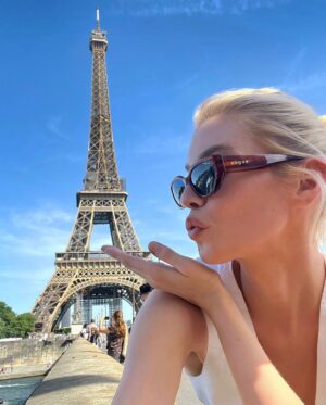 Stella Maxwell Instagram - C’est la vie!