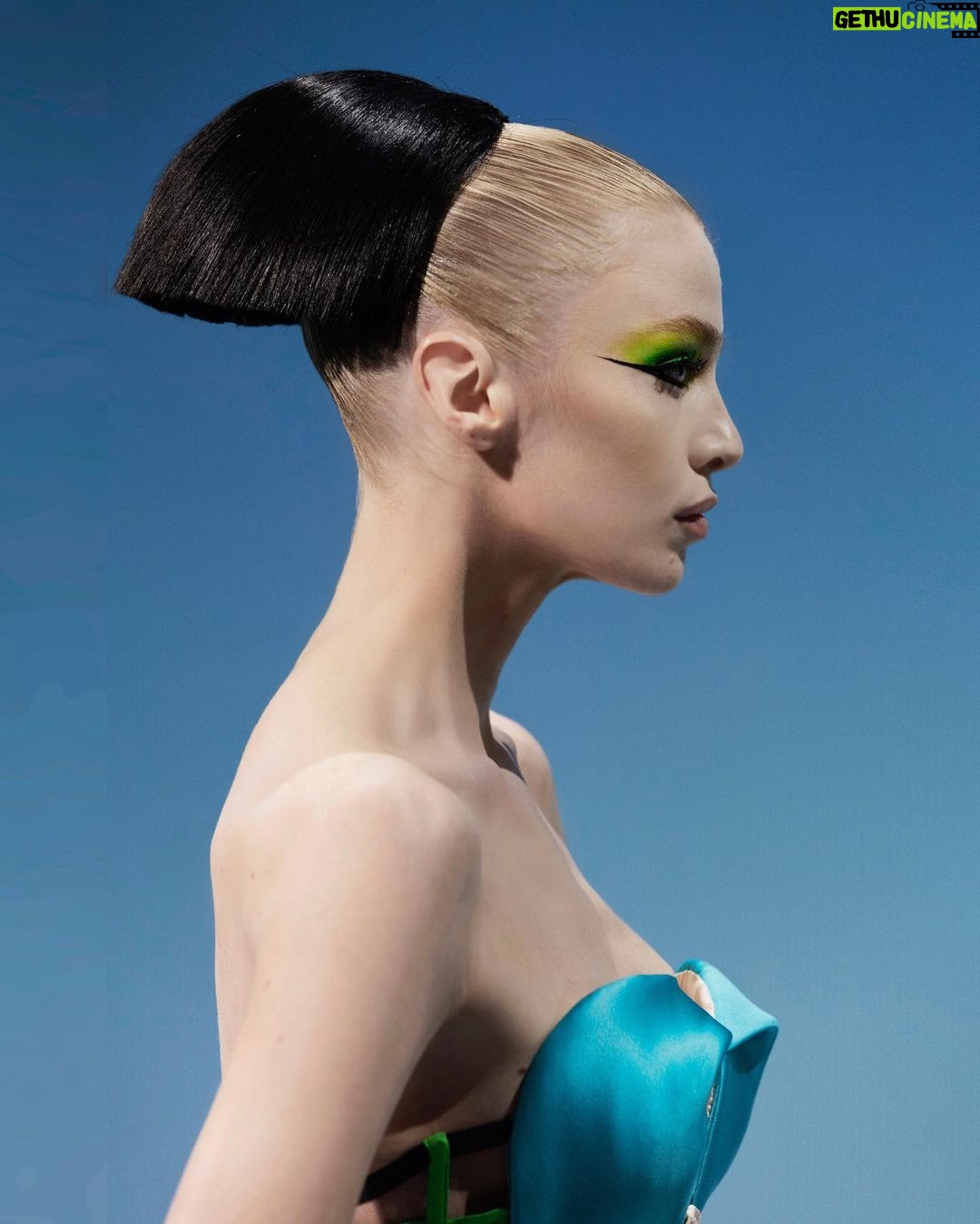 Stella Maxwell Instagram - @jeanpaulgaultier by @h.a Couture SS23 π€ @piergiorgio @samuel_ellis @dmcasting π€ makeup by @lucyjbridge hair by @eugenesouleiman @florencetetier @pat_boguslawski Thank you to the entire team π€ Paris, France