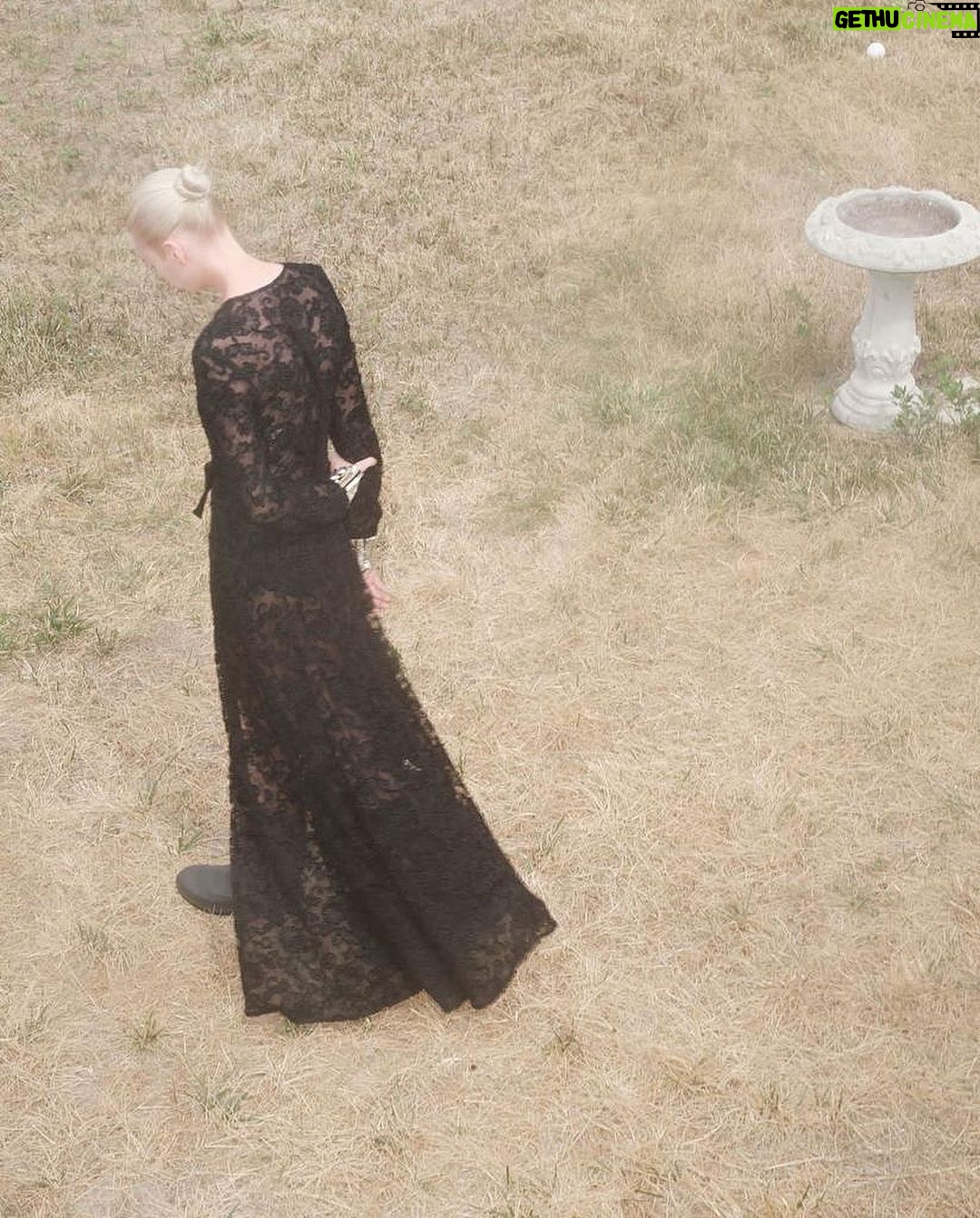 Stella Maxwell Instagram - @chanelofficial 🌬🏹