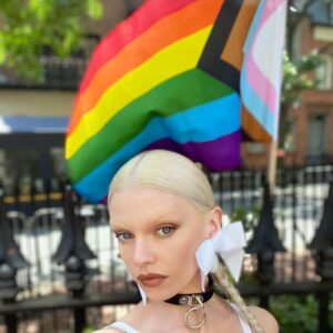 Stella Maxwell Instagram - Celebrating love. Thank you to all those who paved the way. Proud to be at Stonewall in NYC to remember and remind ❤️ Thank you @riccardotisci17 and @burberry for dressing me for this important occasion and for your continued support of the LGBTQ community. Happy Pride ❤️ @prideliveofficial @stonewallvisctr #stonewallday #meetusatthemonument