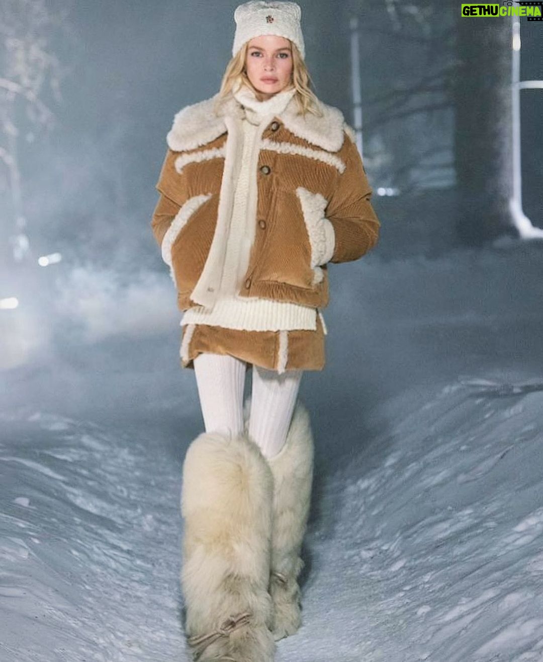 Stella Maxwell Instagram - @moncler St Moritz 🤍 Grazie my loves @piergiorgio @dmcasting 🤍 @sammcknight1 @lauren.parsons 🤍 St. Moritz, Switzerland