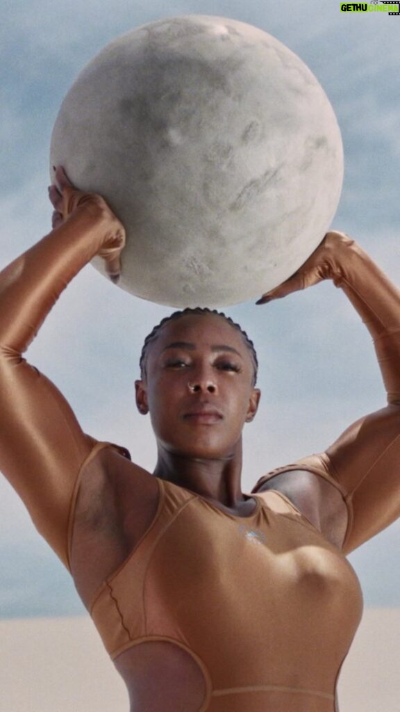Stella McCartney Instagram - STELLA STRENGTH: “Strength to me is holistic, strength to me is empowering. It’s okay to be strong and it’s okay to be able to lift heavier than the gents.” – Zinhle Masango, bodybuilder  Re-Active Wear is consciously crafted and built for strength. Zinhle wears a high-shine leotard made from recycled materials reduce our use of virgin materials. Shop #adidasbyStellaMcCartney SS24 in-store and at stellamccartney.com. Credits Directed by @HarleyWeir Featuring @Zee_Fitnessjunkie #aSMC @adidaswomen #StellaMcCartney