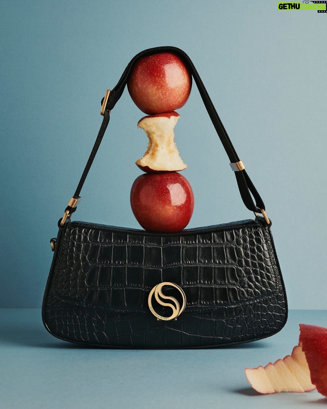 Stella McCartney Instagram - HORSE POWER: An innovation icon, our #SWave is crafted using apple waste – photographed in @5elevenmag. Over 30,000 tonnes of apple waste are sent to landfill in Italy annually, where we craft our #vegan accessories. Tap to shop #StellaWinter23 and at link in bio. Credits Photography: @Kenny_Whittle_Photo Stylist: @AshleyConor #StellaMcCartney #InStella #crueltyfree